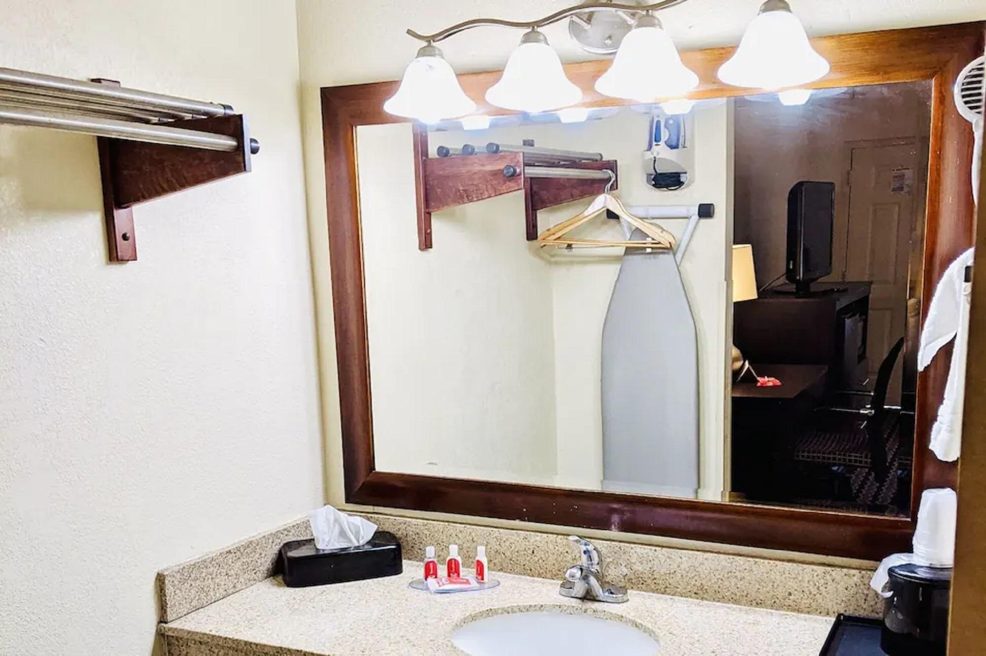 Econo Lodge Forest City Ngoại thất bức ảnh